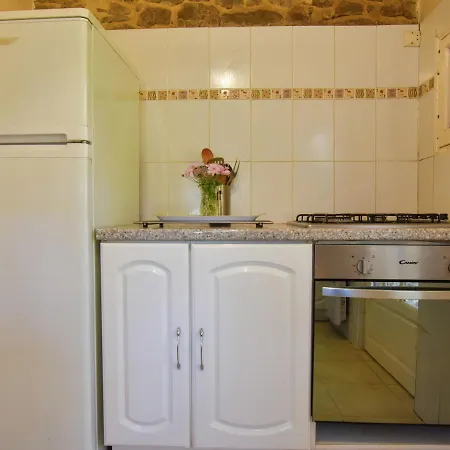 Cosy In Lantheuil With Garden Nyaraló