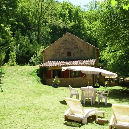 Cosy Holiday Home In Lantheuil With Garden Holiday home