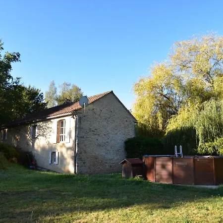 Holiday home Cosy Holiday Home In Lantheuil With Garden