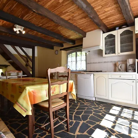 Cosy Holiday Home In Lantheuil With Garden Holiday home *