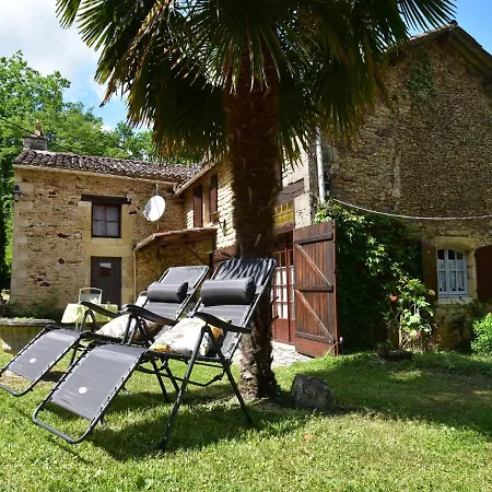 Holiday home Cosy Holiday Home In Lantheuil With Garden