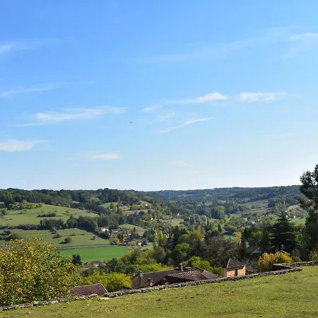 Cosy Holiday Home In Lantheuil With Garden Holiday home