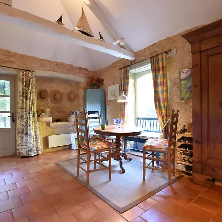 Cosy With Garden 度假居 *