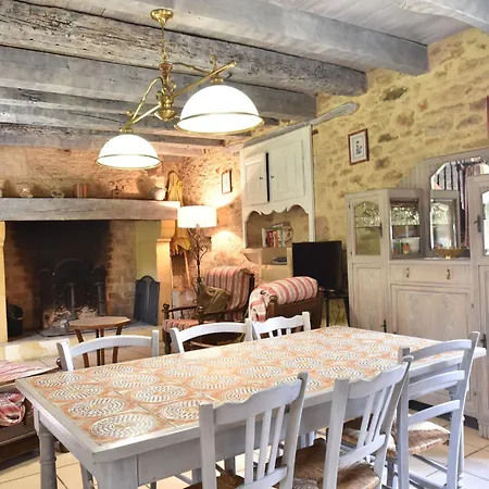 Cosy Holiday Home In Lantheuil With Garden Holiday home Villefranche-du-Perigord