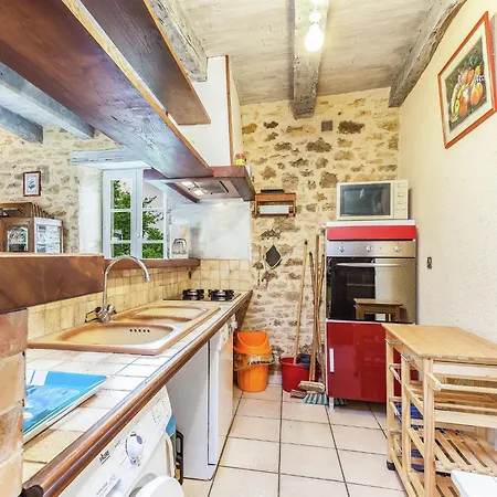 Cosy Holiday Home In Lantheuil With Garden Holiday home *