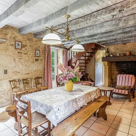 Cosy Holiday Home In Lantheuil With Garden * Villefranche-du-Perigord
