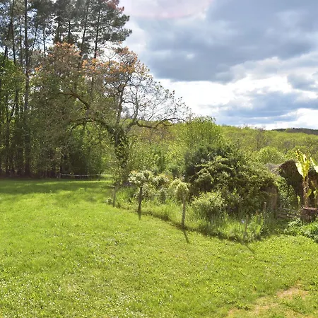 Cosy Holiday Home In Lantheuil With Garden Villefranche-du-Perigord