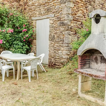 Cosy Holiday Home In Lantheuil With Garden Villefranche-du-Perigord
