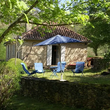Cosy Holiday Home In Lantheuil With Garden *