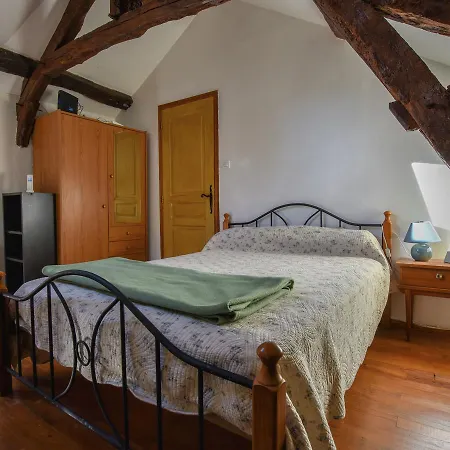 Cosy Holiday Home In Lantheuil With Garden Holiday home