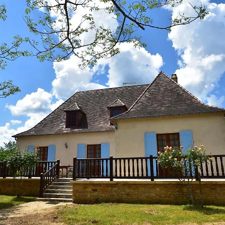 Cosy Holiday Home In Lantheuil With Garden Holiday home *