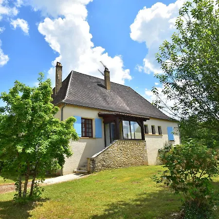 Cosy Holiday Home In Lantheuil With Garden Villefranche-du-Perigord