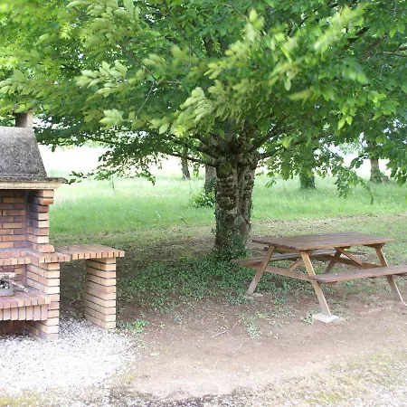Cosy Holiday Home In Lantheuil With Garden Holiday home *