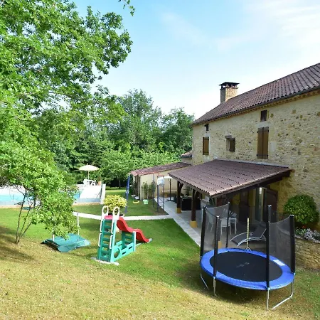 Cosy Holiday Home In Lantheuil With Garden Holiday home Villefranche-du-Perigord