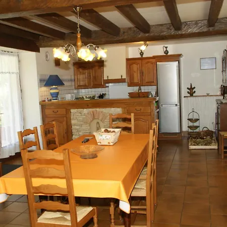 Cosy In Lantheuil With Garden