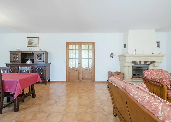 別荘 Cosy With Garden Villefranche-du-Périgord